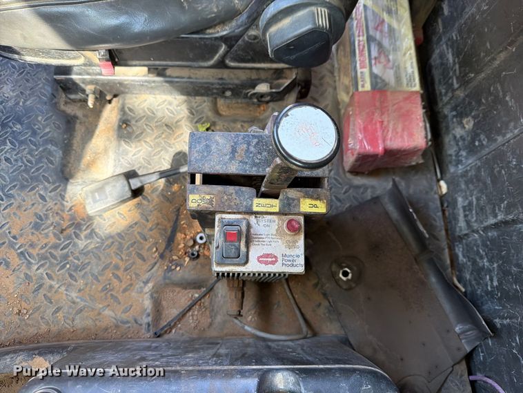image for item ES8135 2007 Chevrolet C8500 dump truck