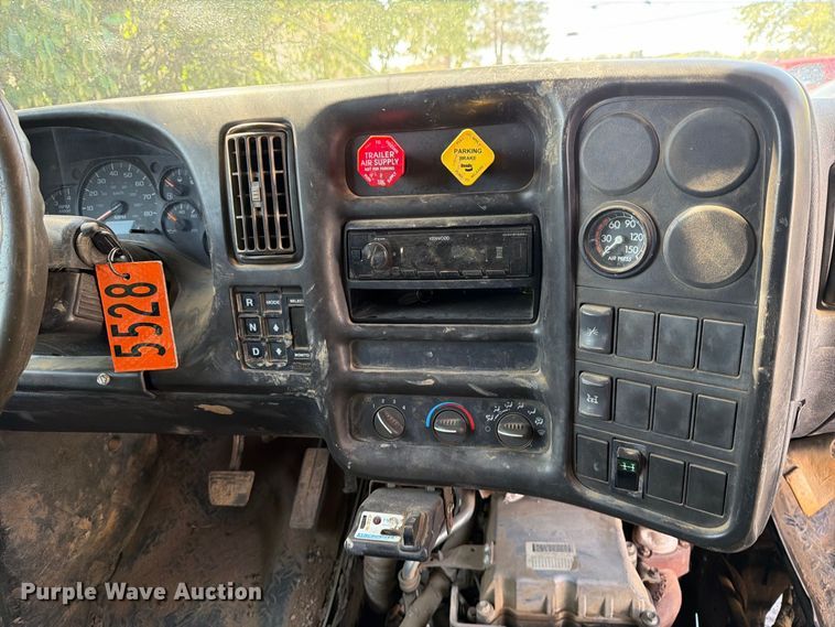 image for item ES8135 2007 Chevrolet C8500 dump truck