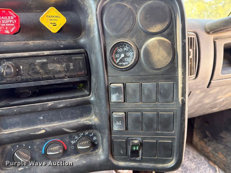 image for item ES8135 2007 Chevrolet C8500 dump truck