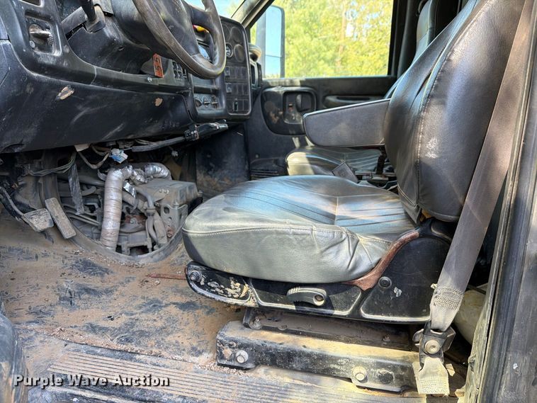image for item ES8135 2007 Chevrolet C8500 dump truck
