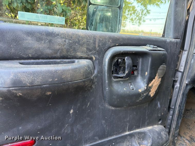 image for item ES8135 2007 Chevrolet C8500 dump truck