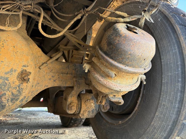 image for item ES8135 2007 Chevrolet C8500 dump truck