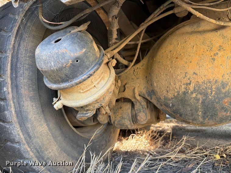 image for item ES8135 2007 Chevrolet C8500 dump truck