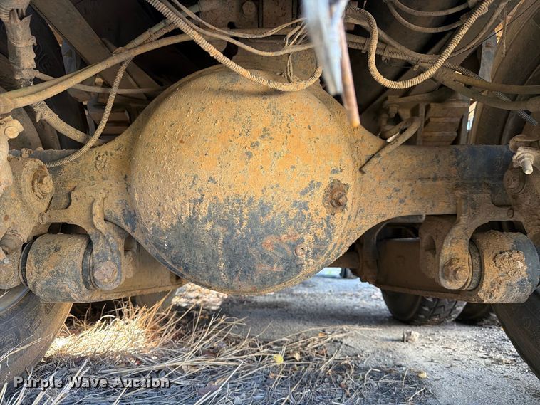 image for item ES8135 2007 Chevrolet C8500 dump truck