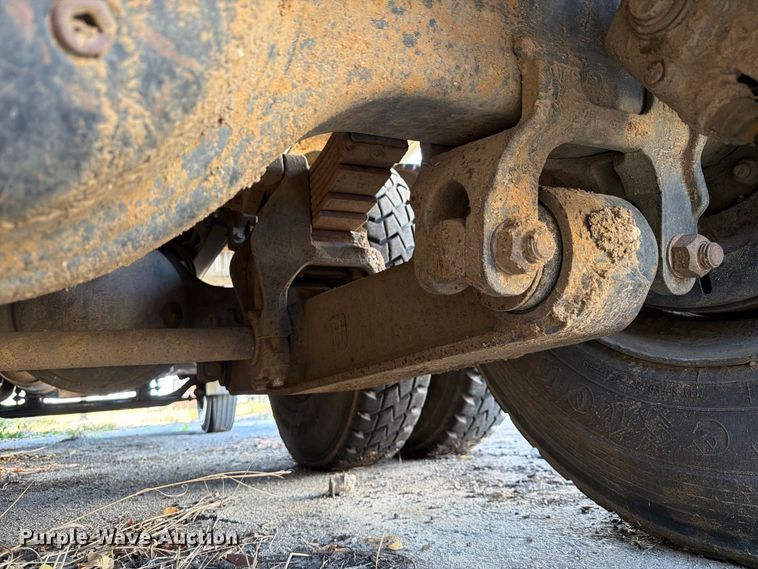 image for item ES8135 2007 Chevrolet C8500 dump truck