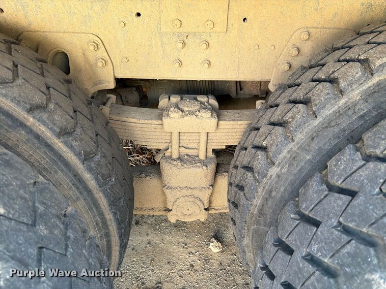 image for item ES8135 2007 Chevrolet C8500 dump truck