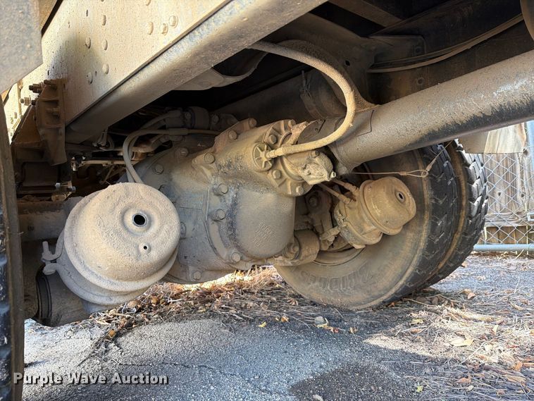 image for item ES8135 2007 Chevrolet C8500 dump truck