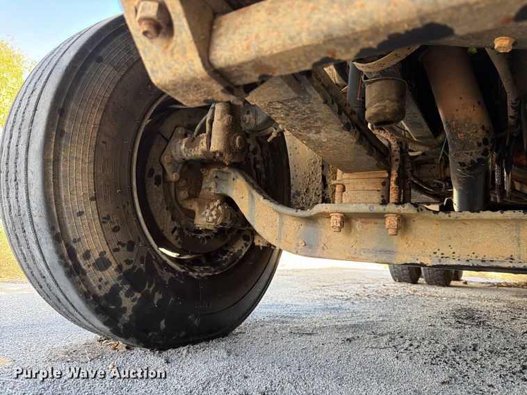 image for item ES8135 2007 Chevrolet C8500 dump truck