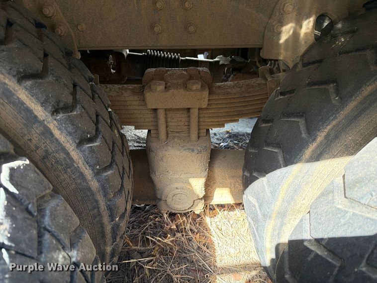 image for item ES8135 2007 Chevrolet C8500 dump truck