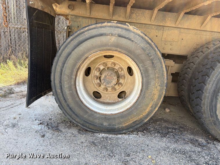 image for item ES8135 2007 Chevrolet C8500 dump truck