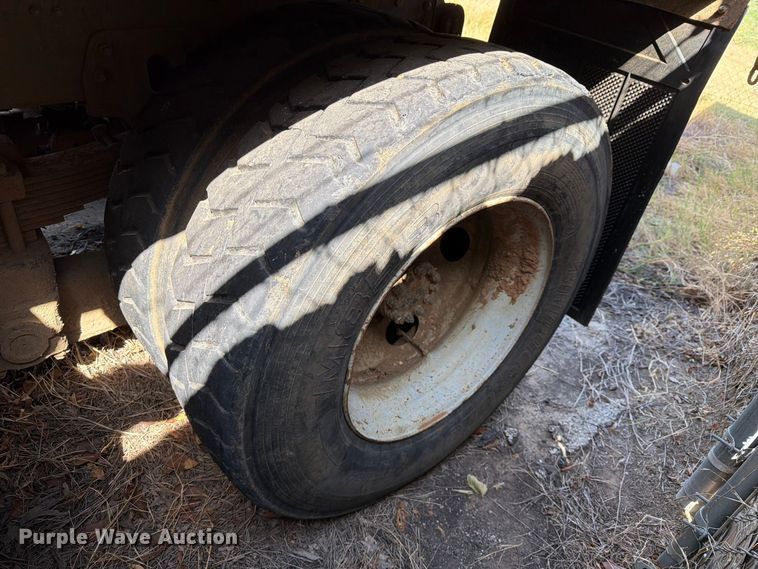 image for item ES8135 2007 Chevrolet C8500 dump truck