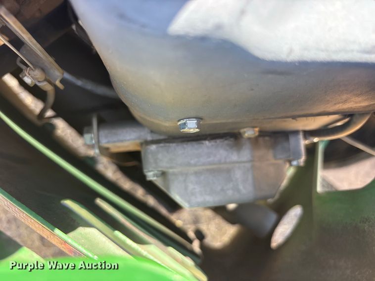 image for item ES8136 2018 John Deere Z970R lawn mower