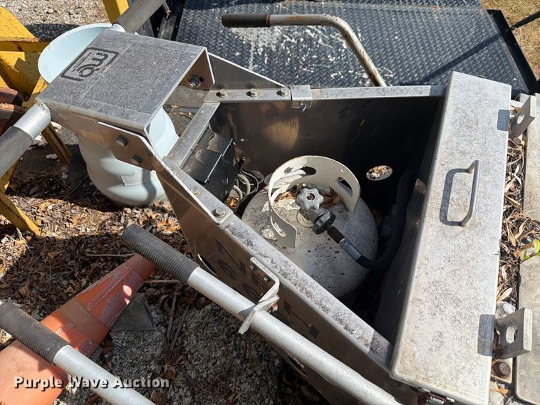 image for item ES8139 melter applicator