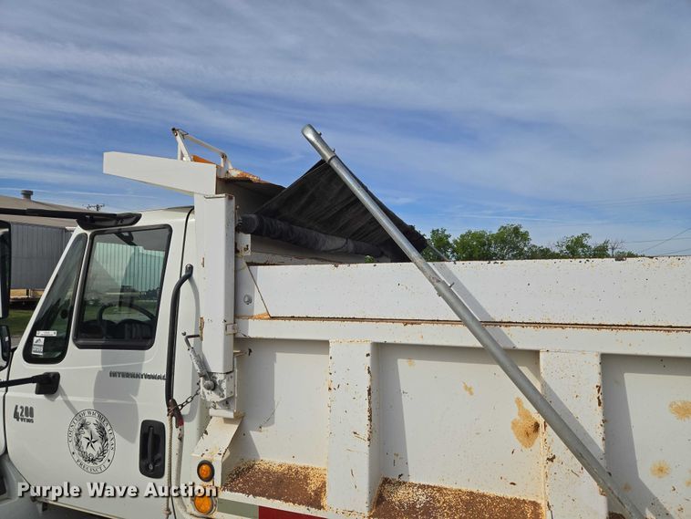 image for item ET5185 2007 International MA015 dump truck