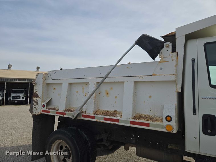image for item ET5185 2007 International MA015 dump truck