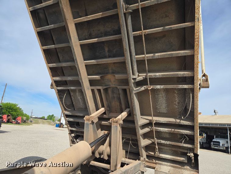 image for item ET5185 2007 International MA015 dump truck