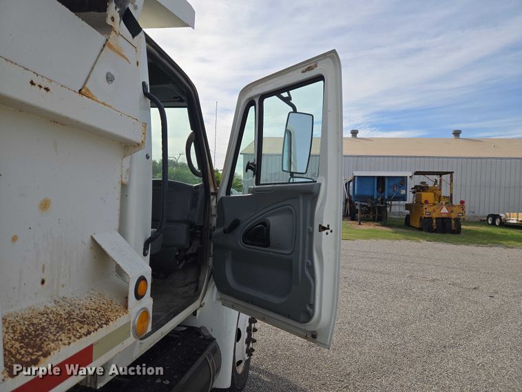 image for item ET5185 2007 International MA015 dump truck