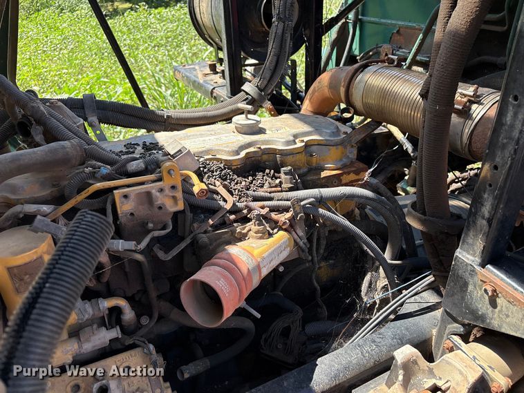 image for item ET6493 2002 Peterbilt refuse truck