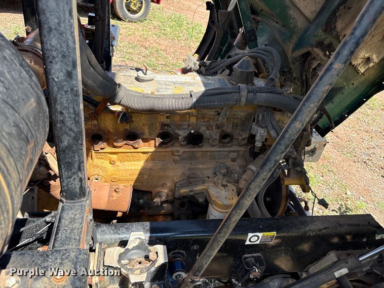 image for item ET6493 2002 Peterbilt refuse truck