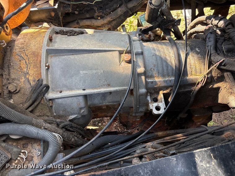image for item ET6493 2002 Peterbilt refuse truck