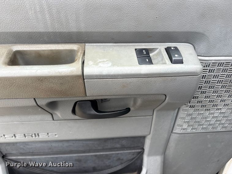 image for item EU0686 2009 Ford E350 
