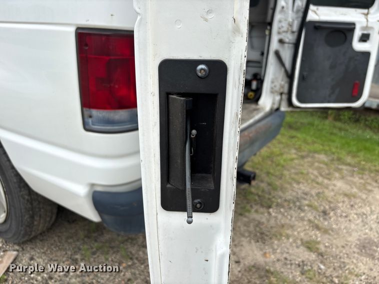 image for item EU0686 2009 Ford E350 