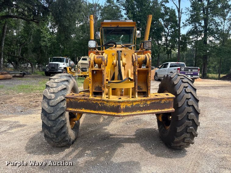 image for item EU0689 1992 John Deere 670B motor grader