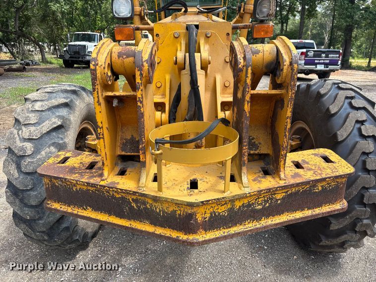 image for item EU0689 1992 John Deere 670B motor grader