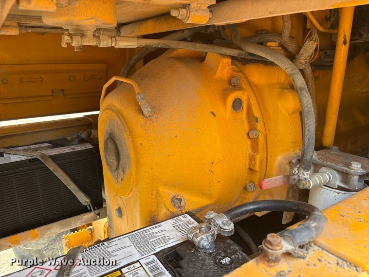 image for item EU0689 1992 John Deere 670B motor grader