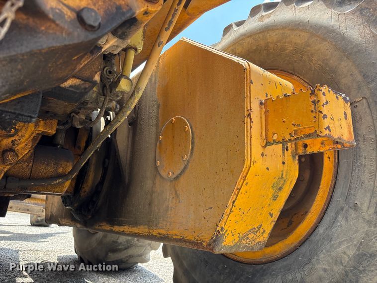 image for item EU0689 1992 John Deere 670B motor grader