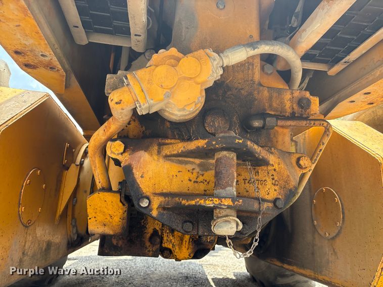 image for item EU0689 1992 John Deere 670B motor grader