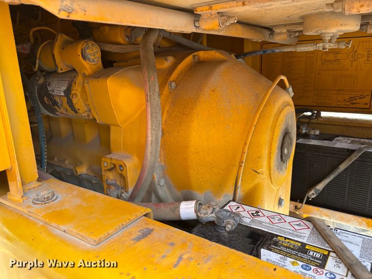 image for item EU0689 1992 John Deere 670B motor grader