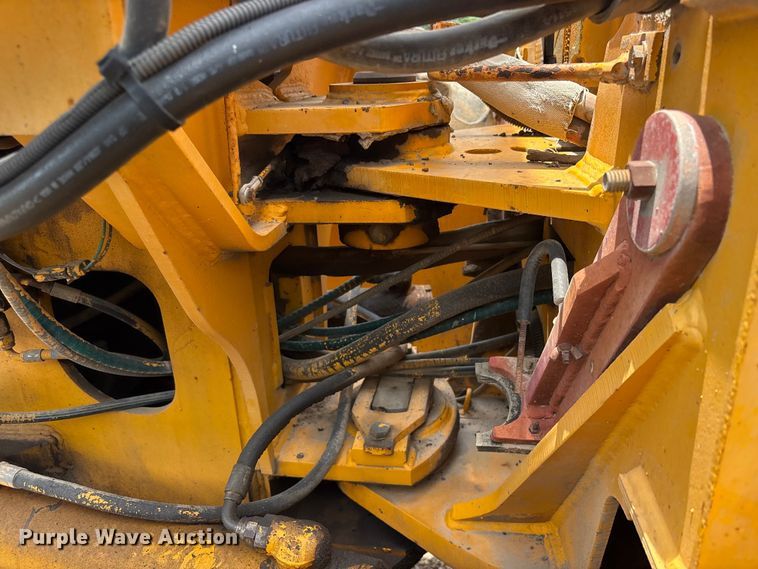 image for item EU0689 1992 John Deere 670B motor grader