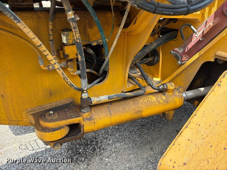 image for item EU0689 1992 John Deere 670B motor grader