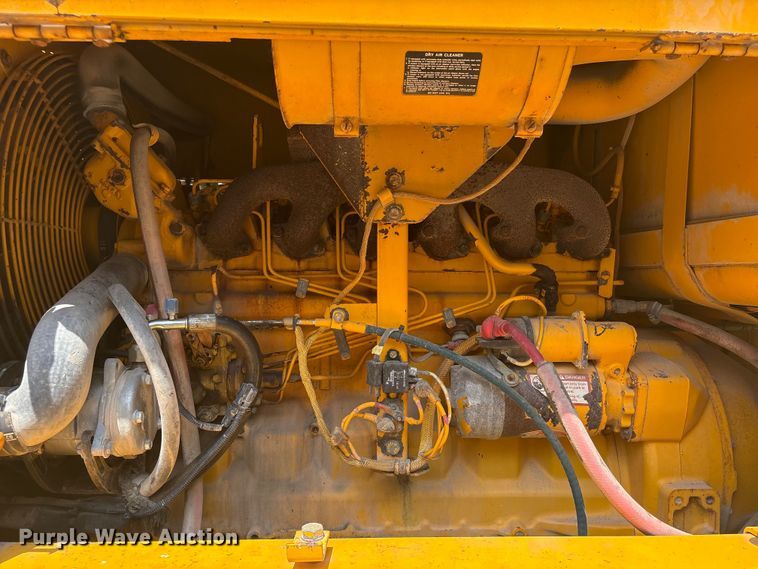 image for item EU0689 1992 John Deere 670B motor grader