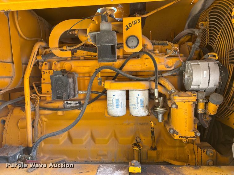 image for item EU0689 1992 John Deere 670B motor grader