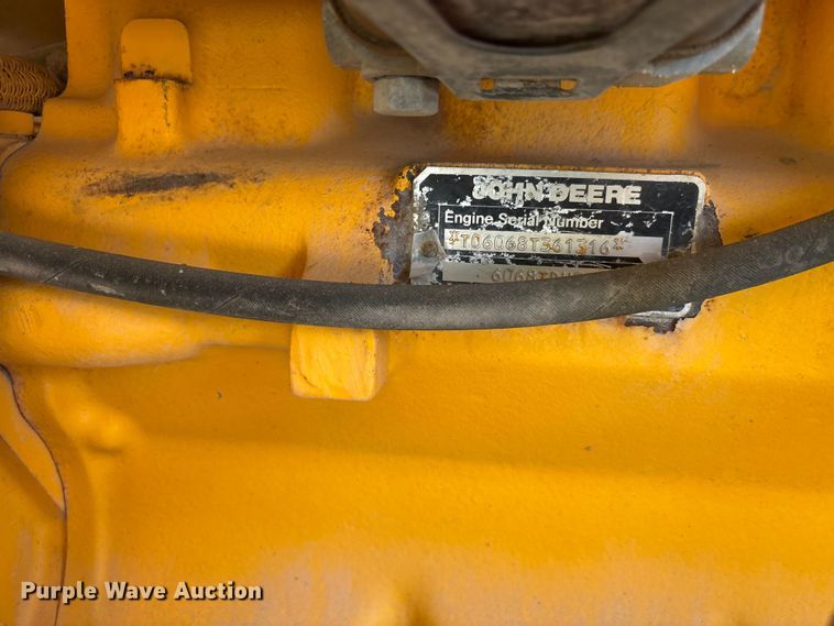 image for item EU0689 1992 John Deere 670B motor grader