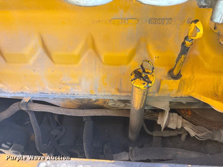 image for item EU0689 1992 John Deere 670B motor grader