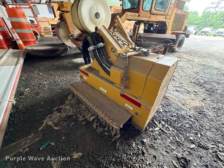 image for item EU0698 Tiger side boom mulcher