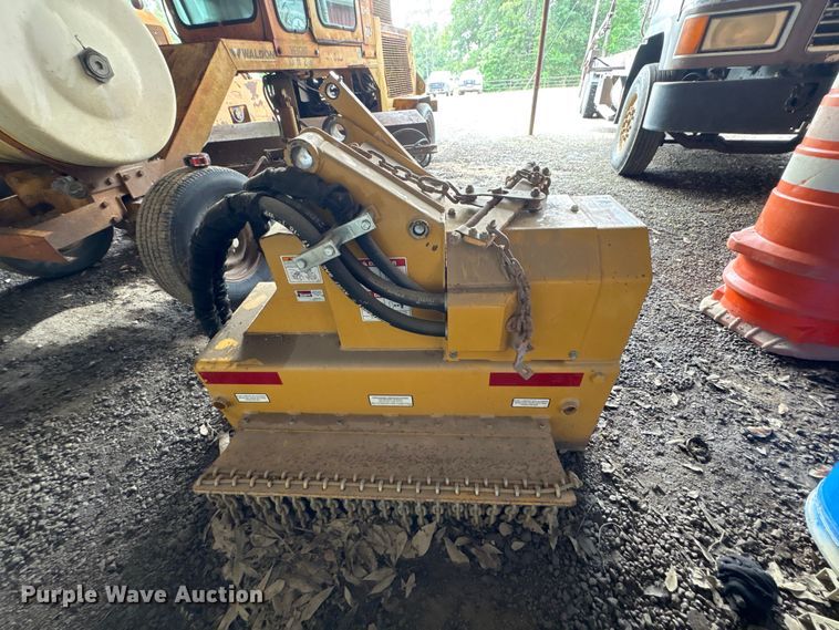 image for item EU0698 Tiger side boom mulcher