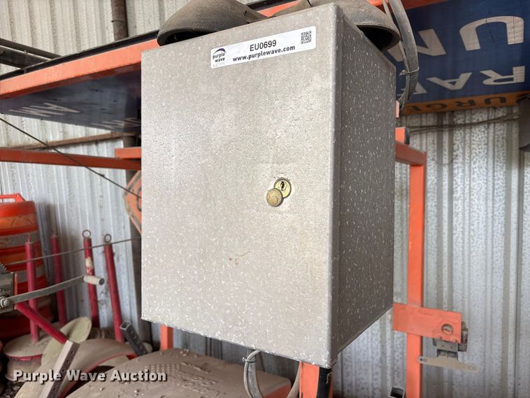 image for item EU0699 2009 NATIONAL SIGNAL, INC. board trailer