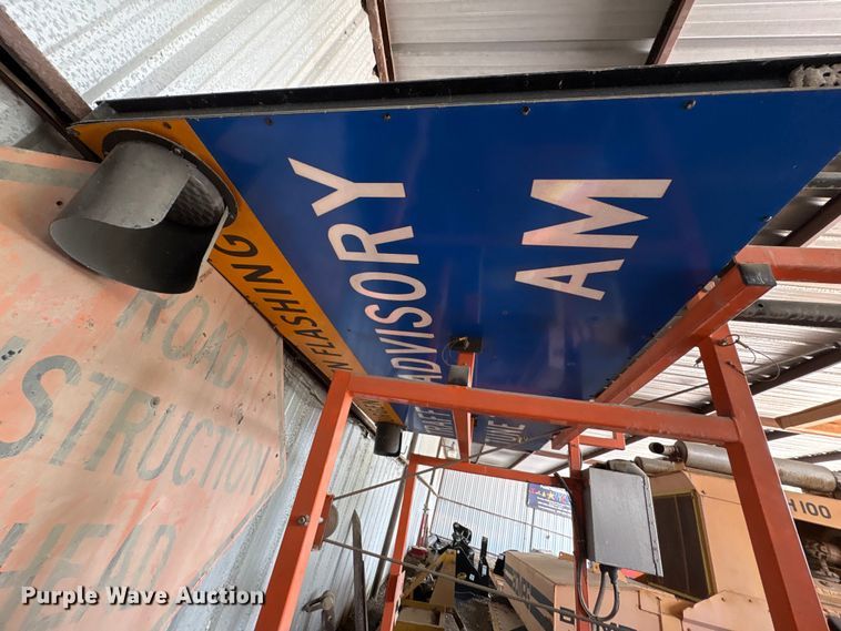 image for item EU0699 2009 NATIONAL SIGNAL, INC. board trailer