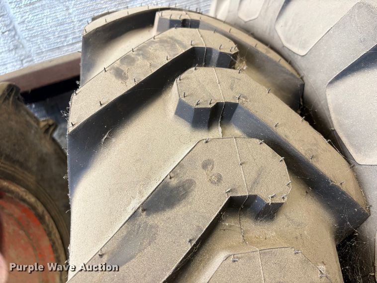 image for item EU0700 BKT Trac Grader+ 13.00-24IND tire