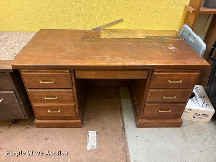 image for item EU0707 Office furniture