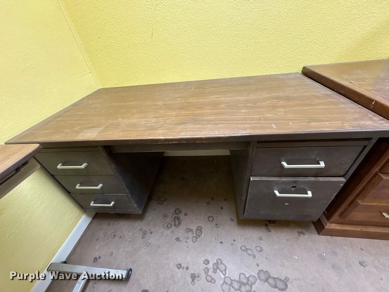 image for item EU0707 Office furniture