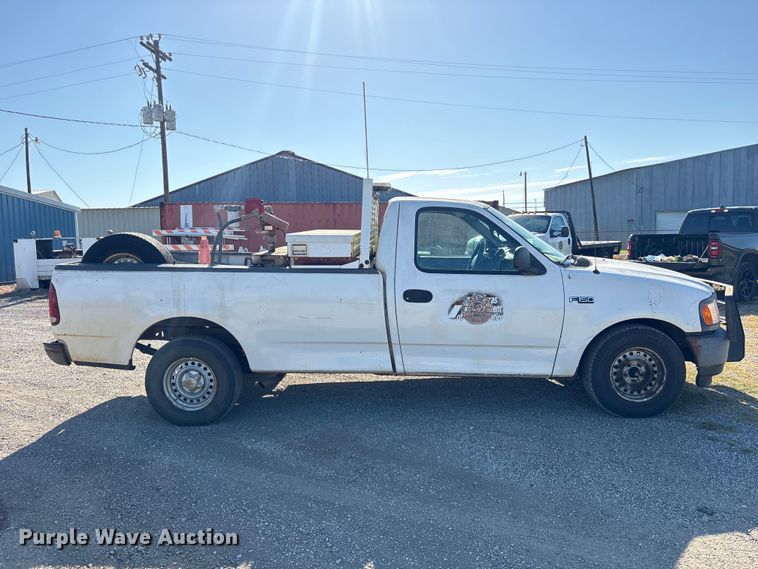 image for item EU0826 1997 Ford F150 pickup truck