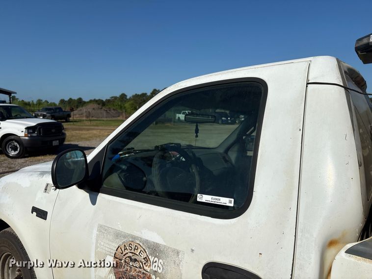 image for item EU0826 1997 Ford F150 pickup truck