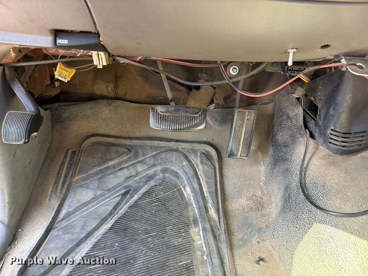 image for item EU0826 1997 Ford F150 pickup truck