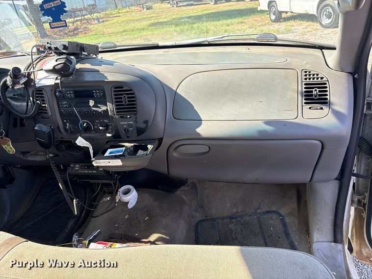 image for item EU0826 1997 Ford F150 pickup truck