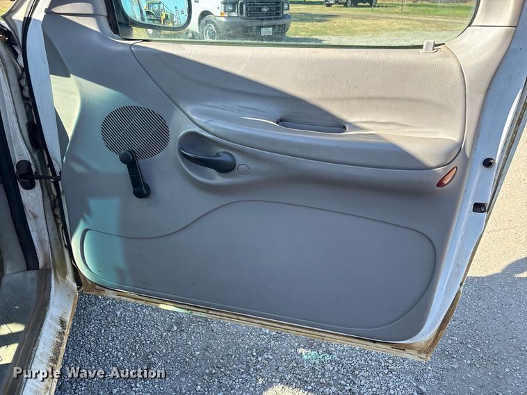 image for item EU0826 1997 Ford F150 pickup truck